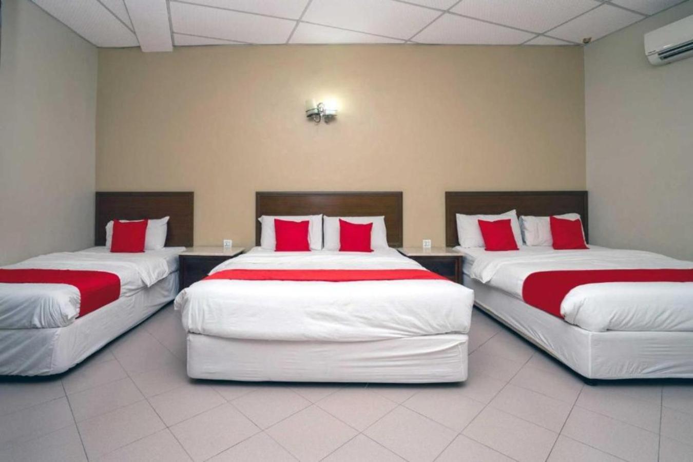 De Clinique Hotel Kampong Pasir Bogak Εξωτερικό φωτογραφία
