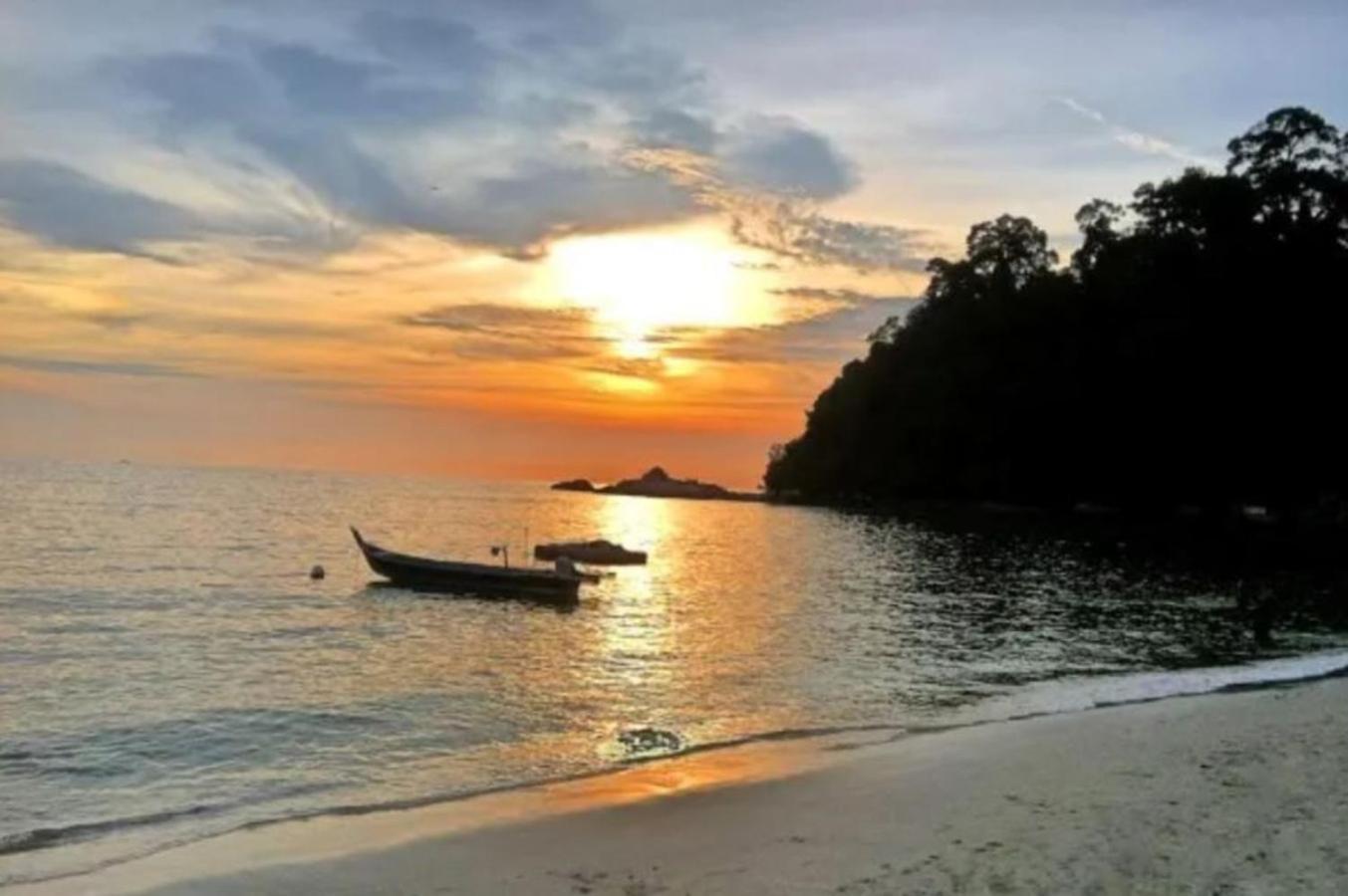 De Clinique Hotel Kampong Pasir Bogak Εξωτερικό φωτογραφία